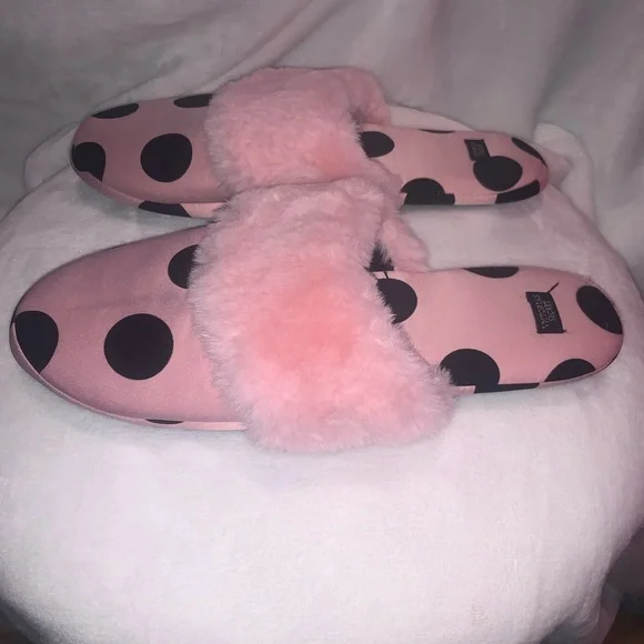 Pink and black Slippers, size large - Picture 5 of 6